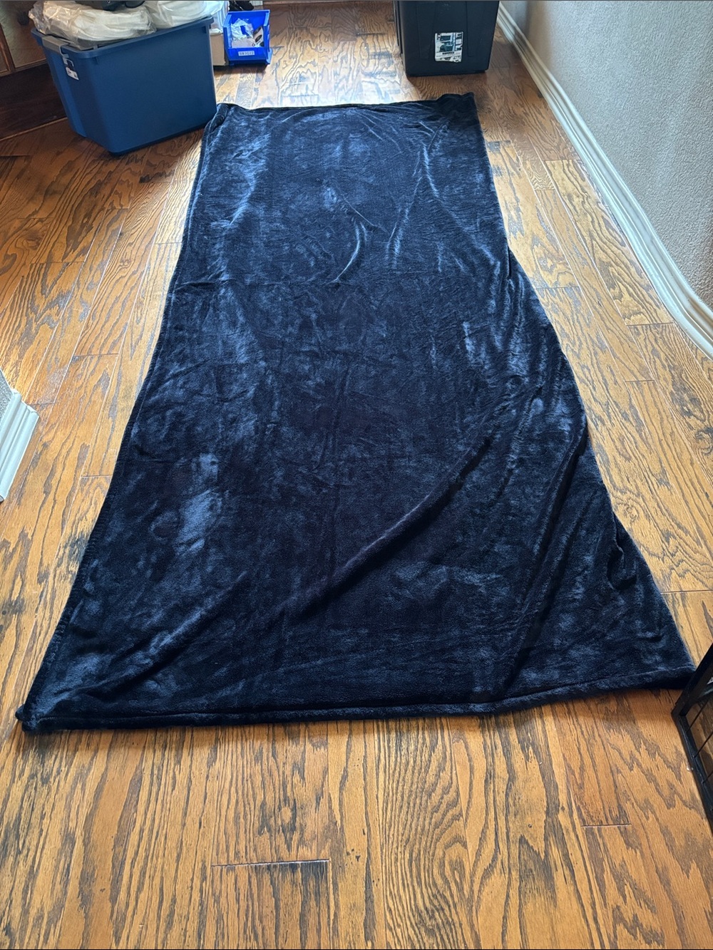 Kate Spade King Black Throw MSRP $ 110